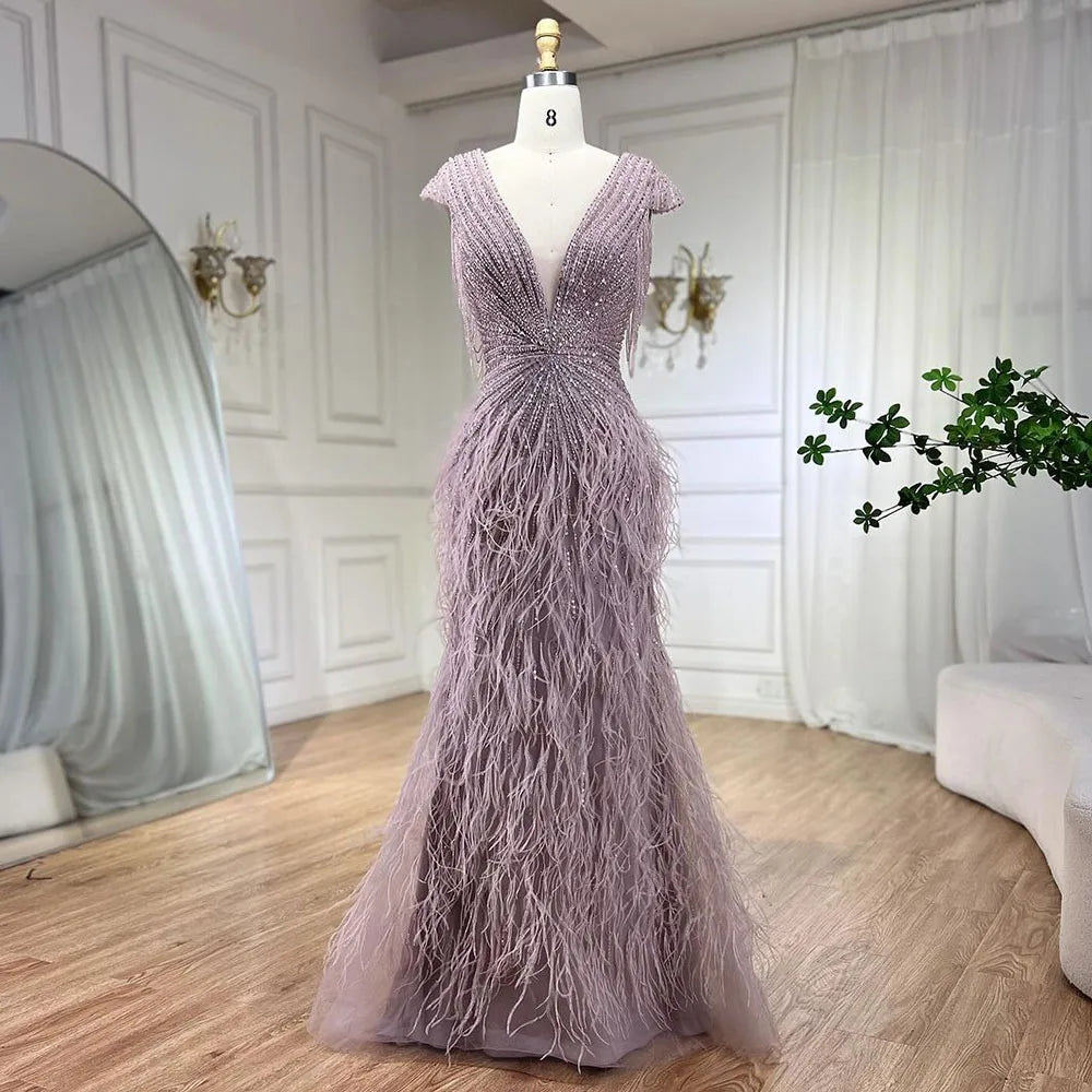 Vestido de noche elegante de sirena marrón con cuentas y plumas LA70801