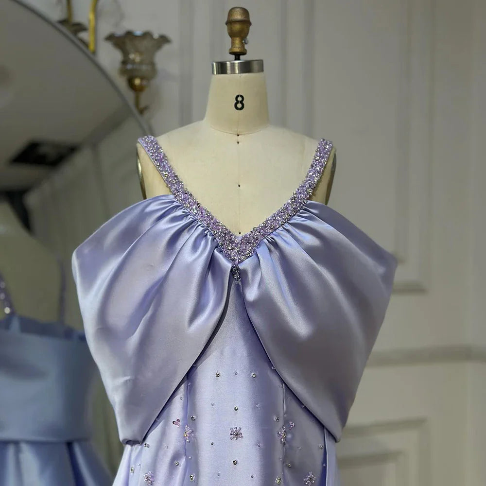 Vestido de noche lila con hombros descubiertos y capa con cuentas para fiesta de boda LA72529