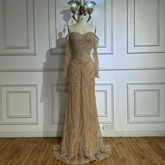 Luxuriöses Abendkleid mit Perlenbesatz, schulterfreien langen Ärmeln und funkelnden Pailletten LA72824A