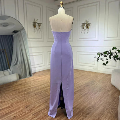 Lilafarbenes trägerloses Abendkleid mit perlenbesetztem, langem Cape LA72828