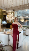 Burgunderrotes, langes Ballkleid mit unregelmäßigem Ausschnitt und Schlitz, Burgunderrotes Abendkleid Y2556