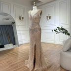 2025 Arabisch Blau Elegante Split Meerjungfrau Perlen Federn Lange Abendkleider Kleider für Formelle Anlässe LA72742 