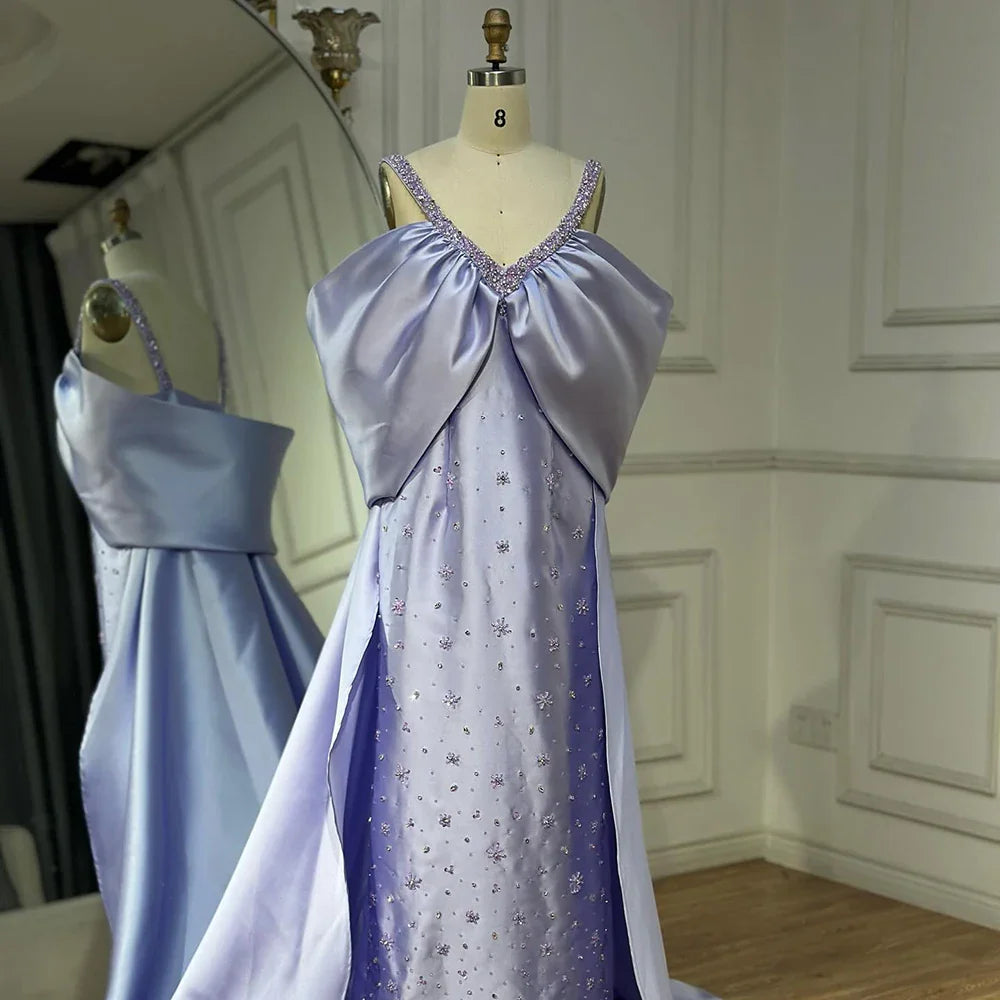 Vestido de noche lila con hombros descubiertos y capa con cuentas para fiesta de boda LA72529