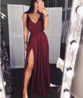 Schlichtes Burgunder Satin-Ballkleid mit V-Ausschnitt und Schlitz, langes Abendkleid S6547