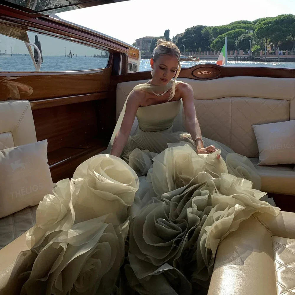 Elegantes Abendkleid in Salbeigrün mit 3D-Blumen in A-Linie LA72913