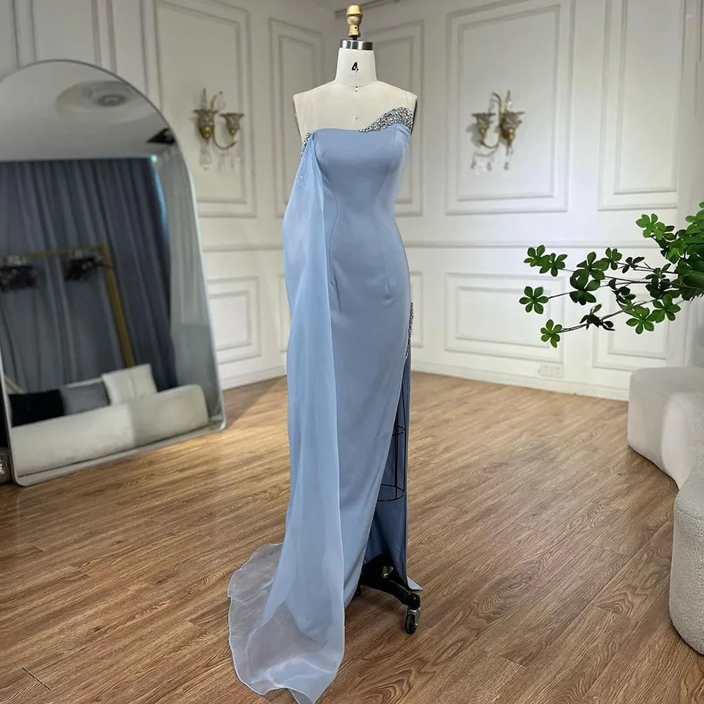 Blaues Satin-Meerjungfrauen-Abendkleid mit einer Schulter und Perlenbesatz im Cape-Stil, Partykleid für Damen mit hohem Schlitz LA72504 