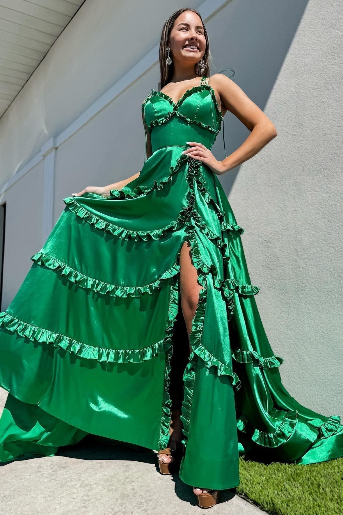 Vestidos de fiesta con escote en V, espalda descubierta, volantes y abertura en la espalda, color verde