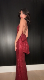 Elegante vestido de noche de sirena con lentejuelas burdeos, espalda descubierta, largo y lazo Y8510