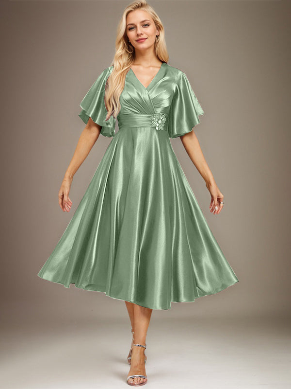 A-Linie V-Ausschnitt Wadenlanges Stretch Satin Kleid für die Brautmutter mit Perlenbesatz Plissee 