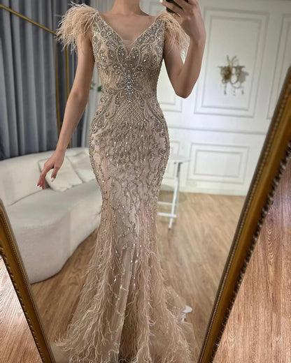 Vestido de noche elegante de sirena color champán con plumas de diamante, sin mangas, formal, de lujo, con cuentas 2025 LA70350 