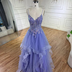 Vestido de noche de lujo azul árabe con tirantes finos, corte A, apliques de encaje escalonados para fiesta de mujer LA72617 