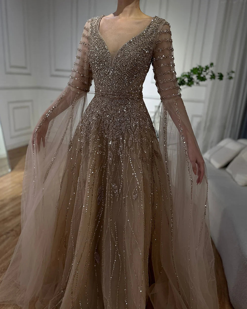 Vestido de noche largo elegante de corte A con cuentas, color caramelo árabe, con mangas estilo capa para ocasiones formales LA72750 