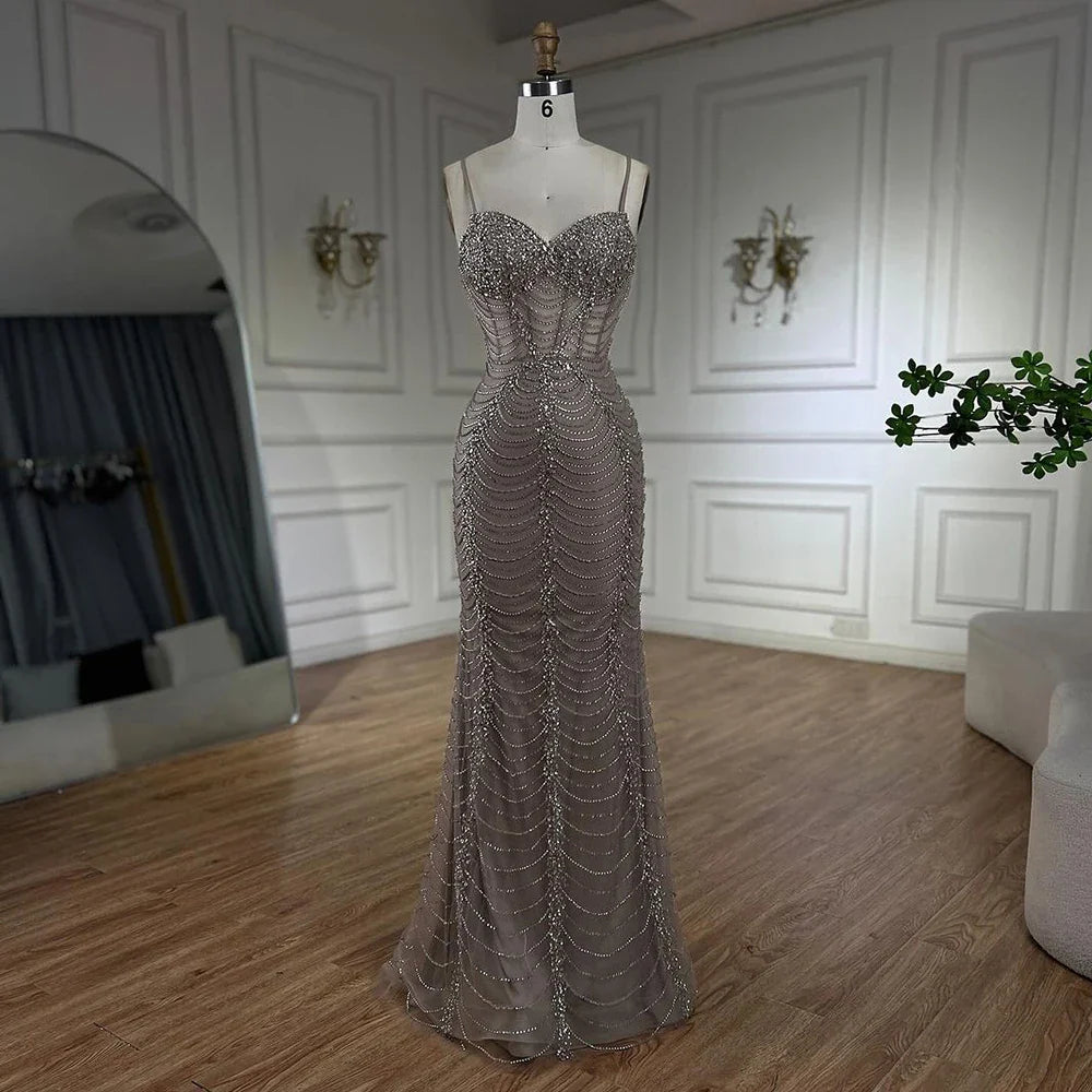 2025 Arabisches Karamell-Spaghettiträger-Meerjungfrau-Abendkleid mit Perlenbesatz für Damenparty LA72645 