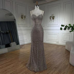 2025 Arabisches Karamell-Spaghettiträger-Meerjungfrau-Abendkleid mit Perlenbesatz für Damenparty LA72645 