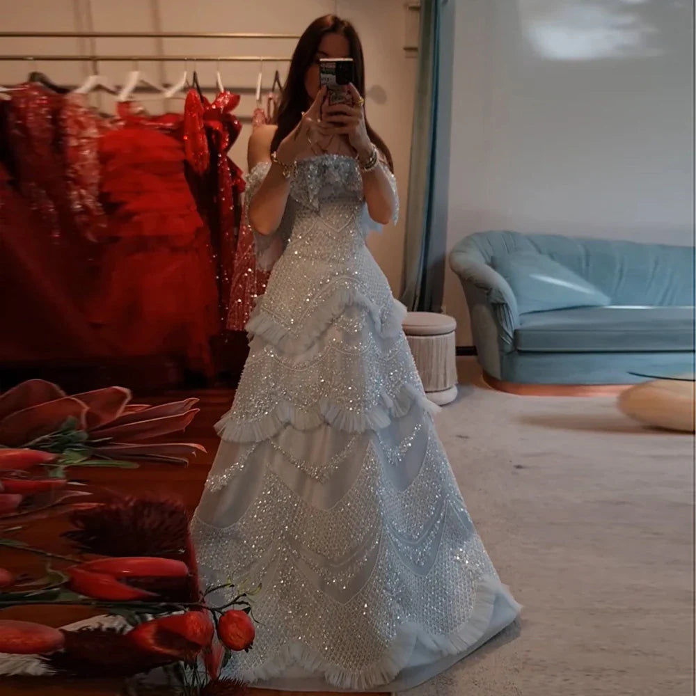 Luxuriöses schulterfreies Dubai-Abendkleid in Silbergrau LA72762