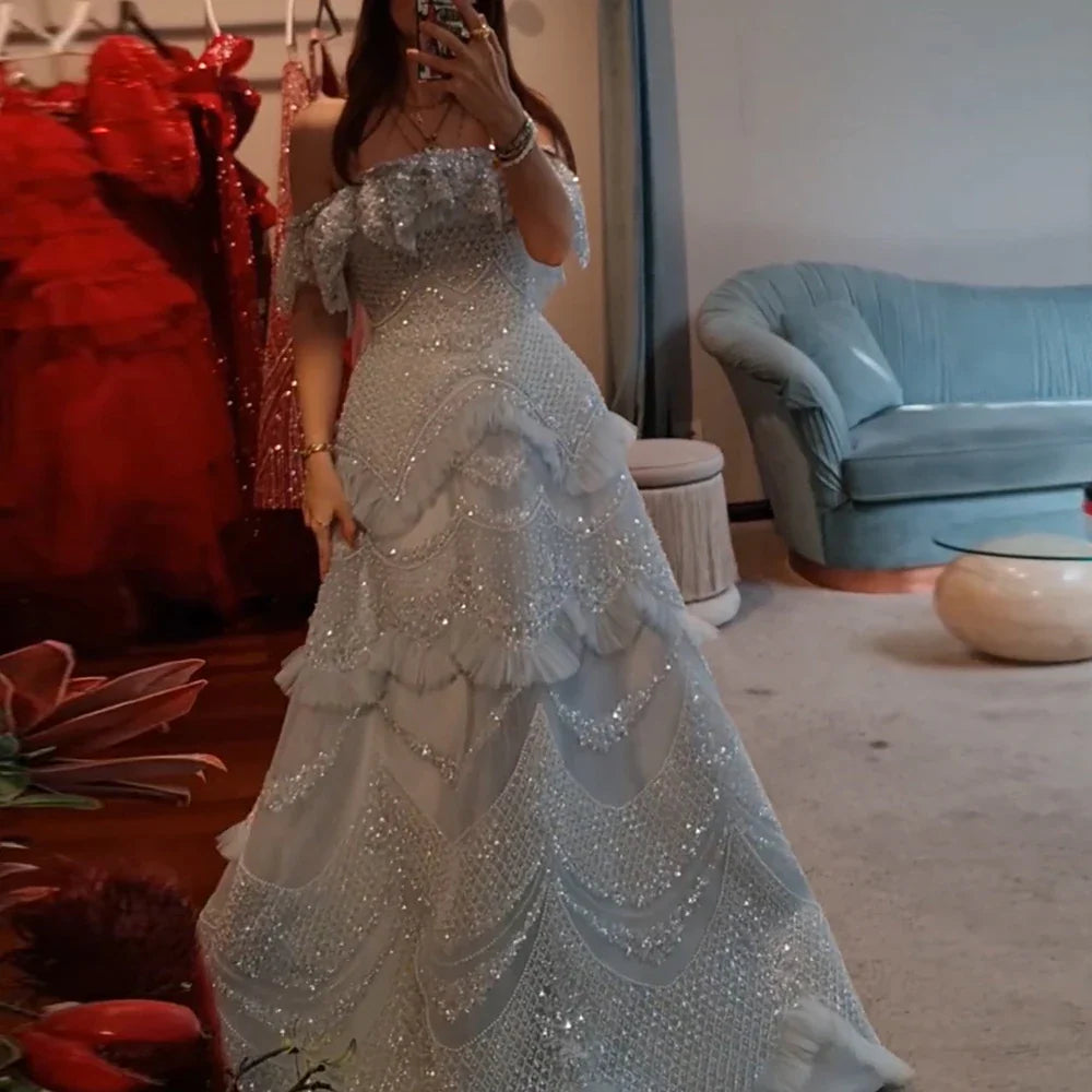 Luxuriöses schulterfreies Dubai-Abendkleid in Silbergrau LA72762