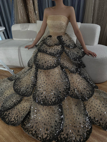 Luxuriöses schwarz-weißes Ballkleid Dubai Abendkleid LA72505A 