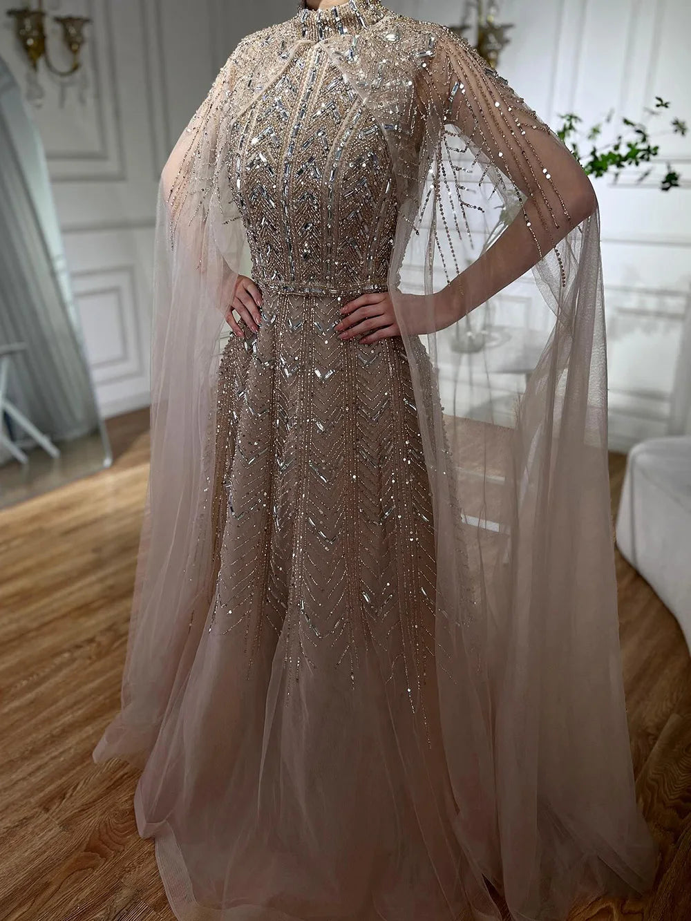 Blaues Abendkleid in A-Linie mit Perlen und Cape-Ärmeln LA72728
