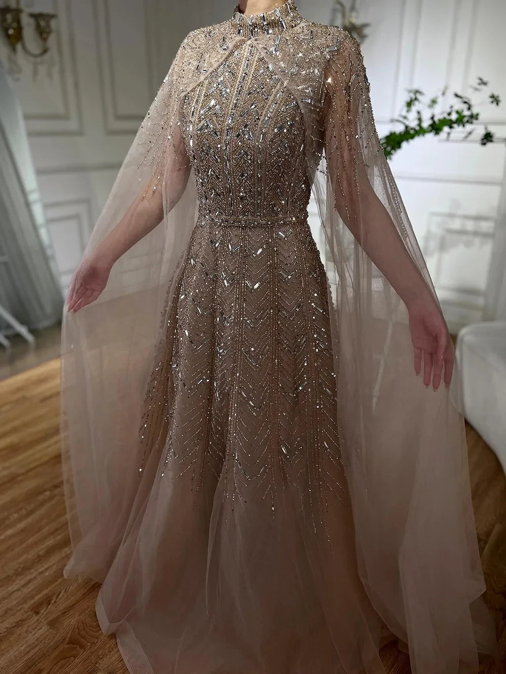 Blaues Abendkleid in A-Linie mit Perlen und Cape-Ärmeln LA72728