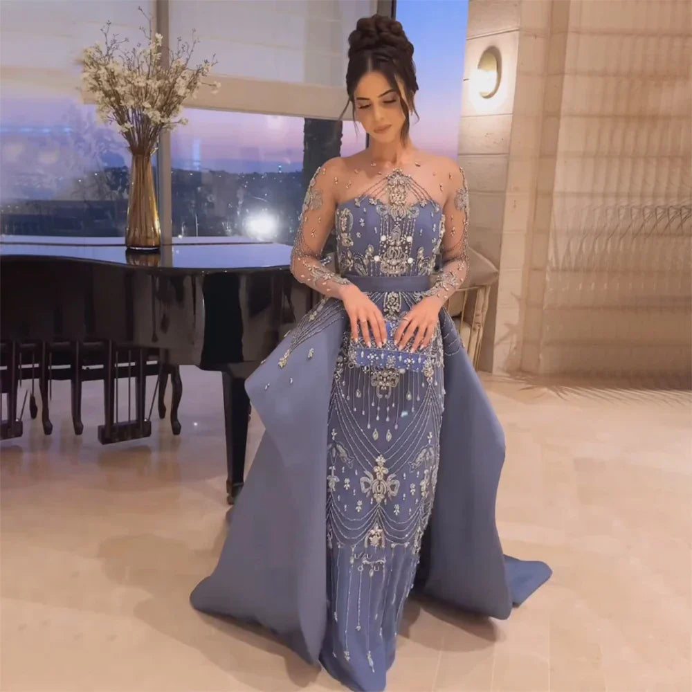 Luxuriöses, perlenbesetztes, blaues Abendkleid mit langen Ärmeln und Überrock LA72757