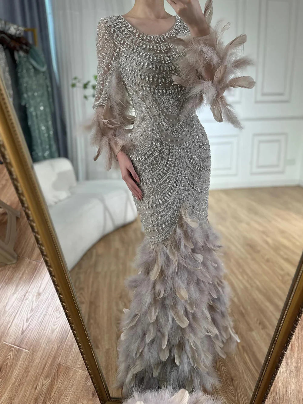 2025 Nude Saudi Arabic Evening Gown with Beaded Feathers Dress for Formal Occasion LA72736
