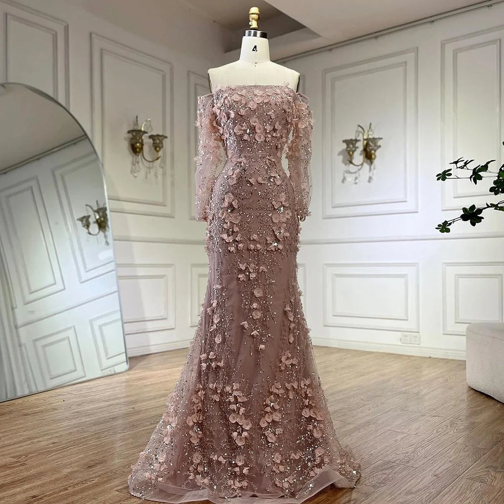 Elegante vestido de noche de lujo con flores 3D en color rosa y sobrefalda LA72641
