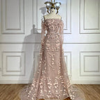 Elegante vestido de noche de lujo con flores 3D en color rosa y sobrefalda LA72641