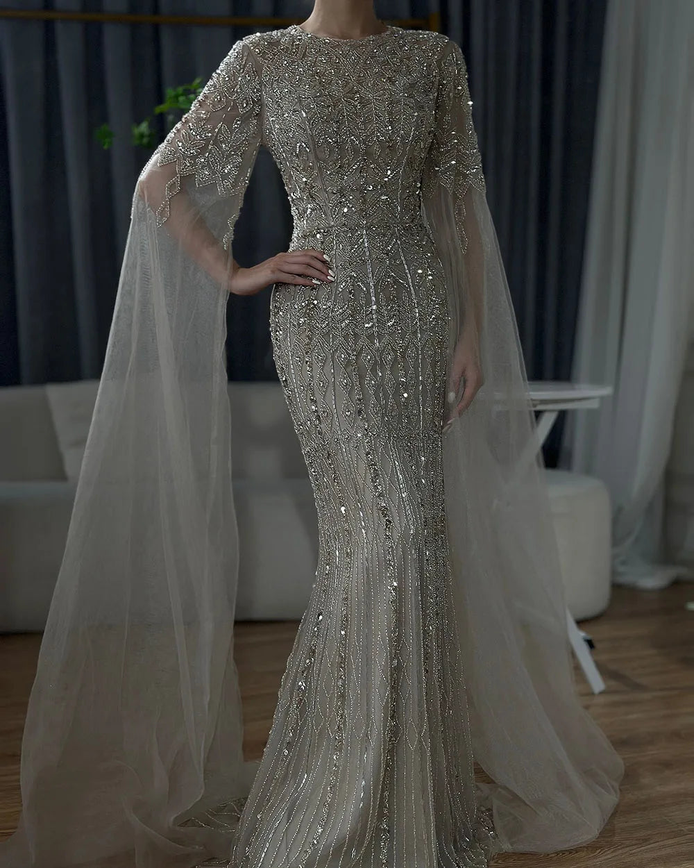Vestido de noche elegante de sirena color caramelo de Arabia Saudita, con mangas estilo capa y cuentas de lujo para ocasiones formales, LA72775 