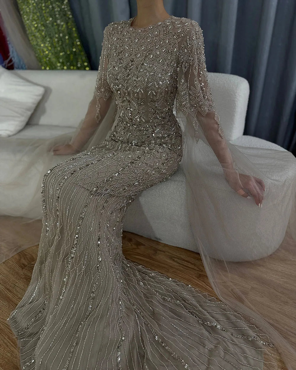 Vestido de noche elegante de sirena color caramelo de Arabia Saudita, con mangas estilo capa y cuentas de lujo para ocasiones formales, LA72775 