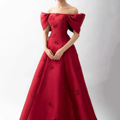 Elegantes schulterfreies rotes Abendkleid mit 3D-Blumen LA72778