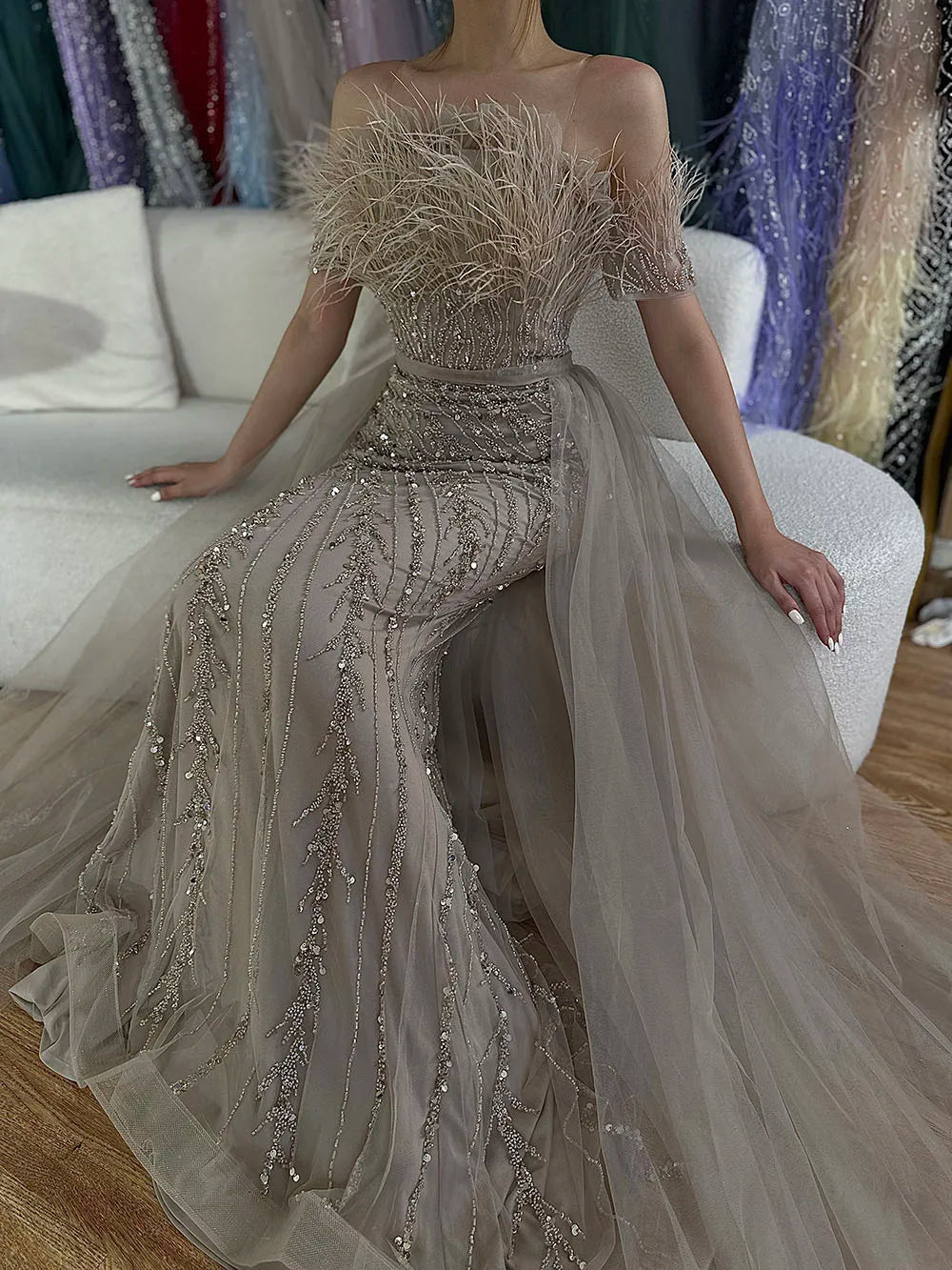 Vestido de noche elegante de sirena color caramelo con cuentas de Arabia Saudita 2025, con sobrefalda para ocasiones formales LA71634A 