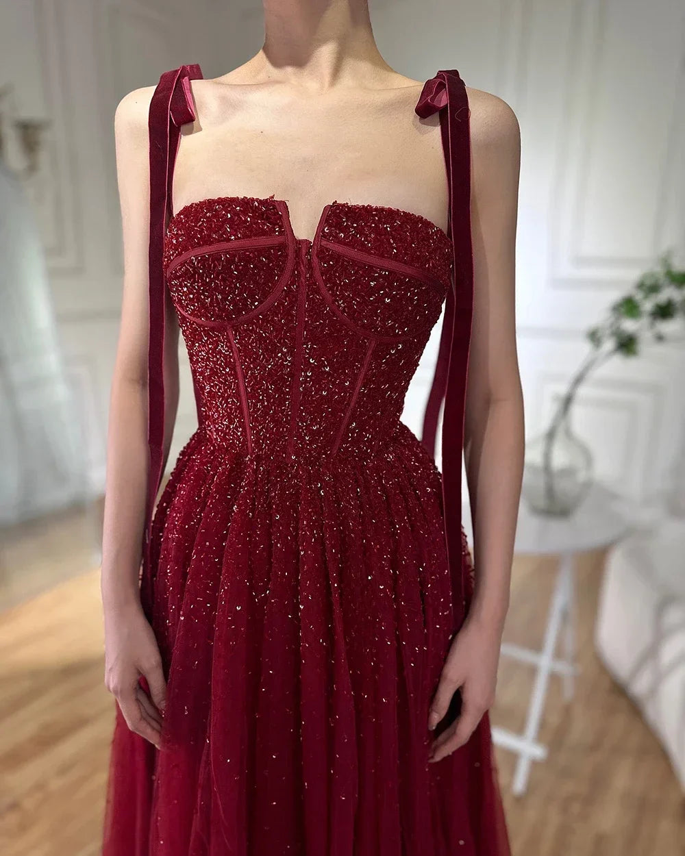 Luxuriöses Abendkleid aus Saudi-Arabien, weinrot, mit Perlen besetzt, Spaghettiträger, bodenlang, für formelle Anlässe, LA70600A