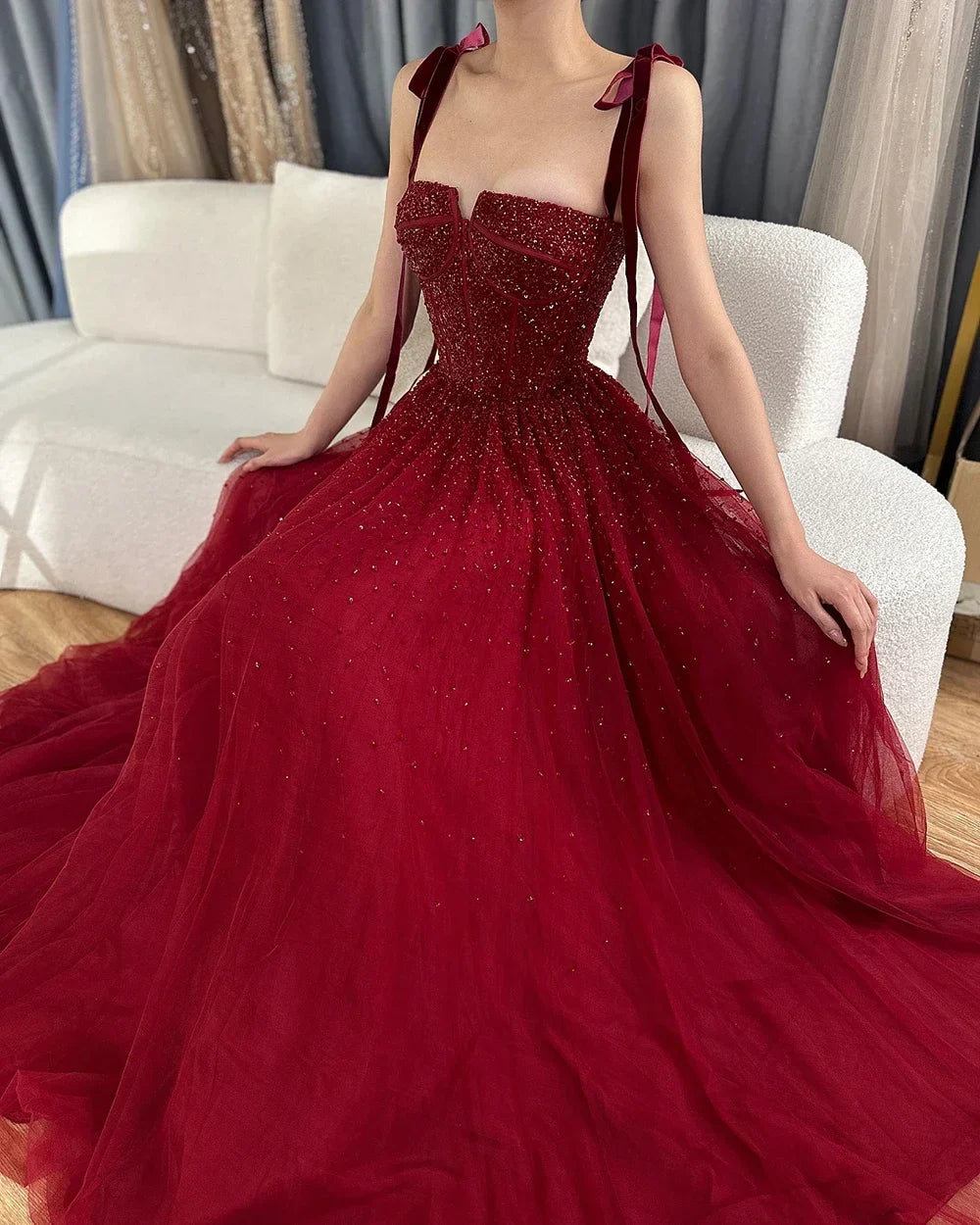 Luxuriöses Abendkleid aus Saudi-Arabien, weinrot, mit Perlen besetzt, Spaghettiträger, bodenlang, für formelle Anlässe, LA70600A