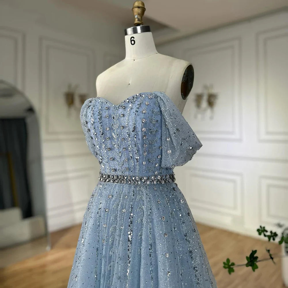 Vestido de noche azul corte A con cuentas y espalda descubierta LA72834