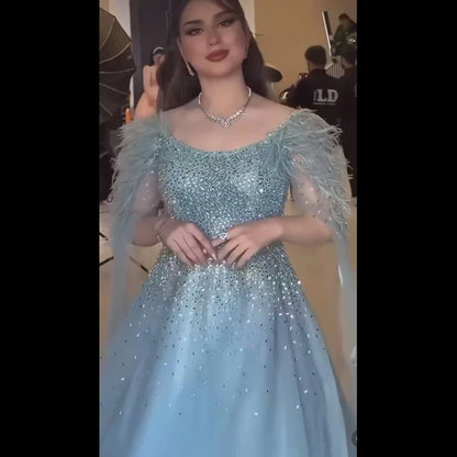 Vestidos de noche saudíes de lujo, corte A, azul árabe, con plumas, mangas capa y cuentas, para ocasiones formales 2025 LA71782A 