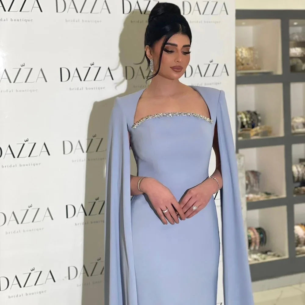 Elegante vestido de noche de sirena azul con mangas estilo capa LA72200