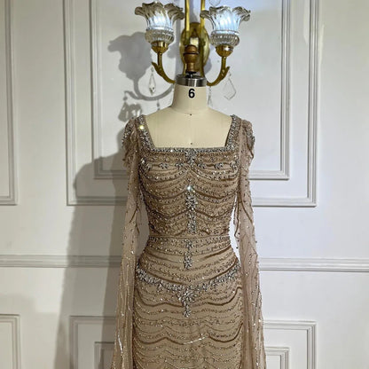 Luxuriöses perlenbesetztes Karamell-Abendkleid mit Cape-Ärmeln LA72604