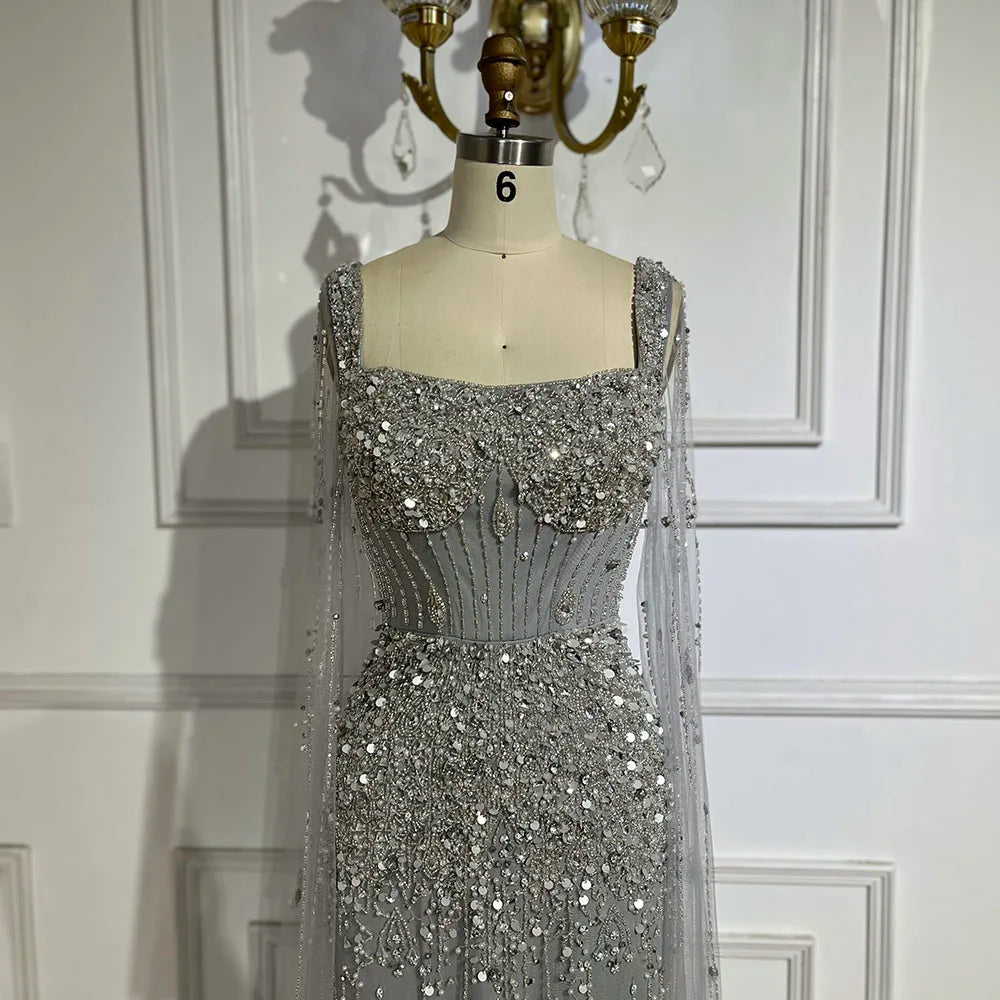 Arabisches, graues, mit Perlen besetztes, luxuriöses, langes Abendkleid im Meerjungfrauenstil aus Dubai mit Cape-Ärmeln, elegant für Damen – Party 2025 LA72592 