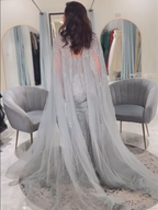 Vestido de noche elegante de sirena árabe gris con mangas estilo capa y cuentas de lujo para mujer, para fiesta de boda 2025 LA72247 
