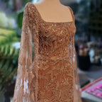 Vestidos de noche de lujo en rosa nude con mangas estilo capa LA72261