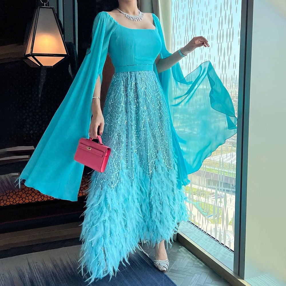 Vestido de noche árabe hasta los tobillos con mangas estilo capa, corte A y plumas de cuentas azules para fiesta LA72158 