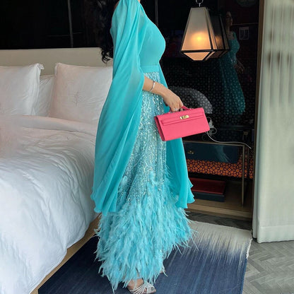 Vestido de noche árabe hasta los tobillos con mangas estilo capa, corte A y plumas de cuentas azules para fiesta LA72158 