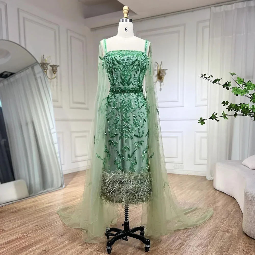 Vestido de noche azul sirena hasta los tobillos con plumas y cuentas, con capa LA71841A