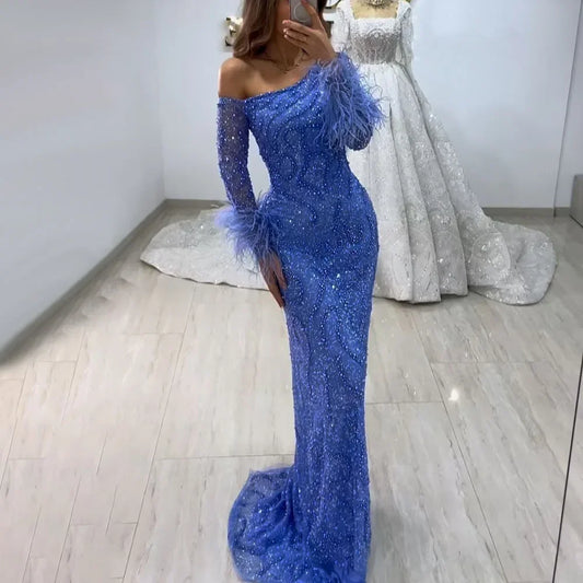 Blaues Meerjungfrauen-Abendkleid mit einer Schulter und Perlen und Federn, luxuriös, für Damen, Hochzeitsfeier 2025, LA72395 