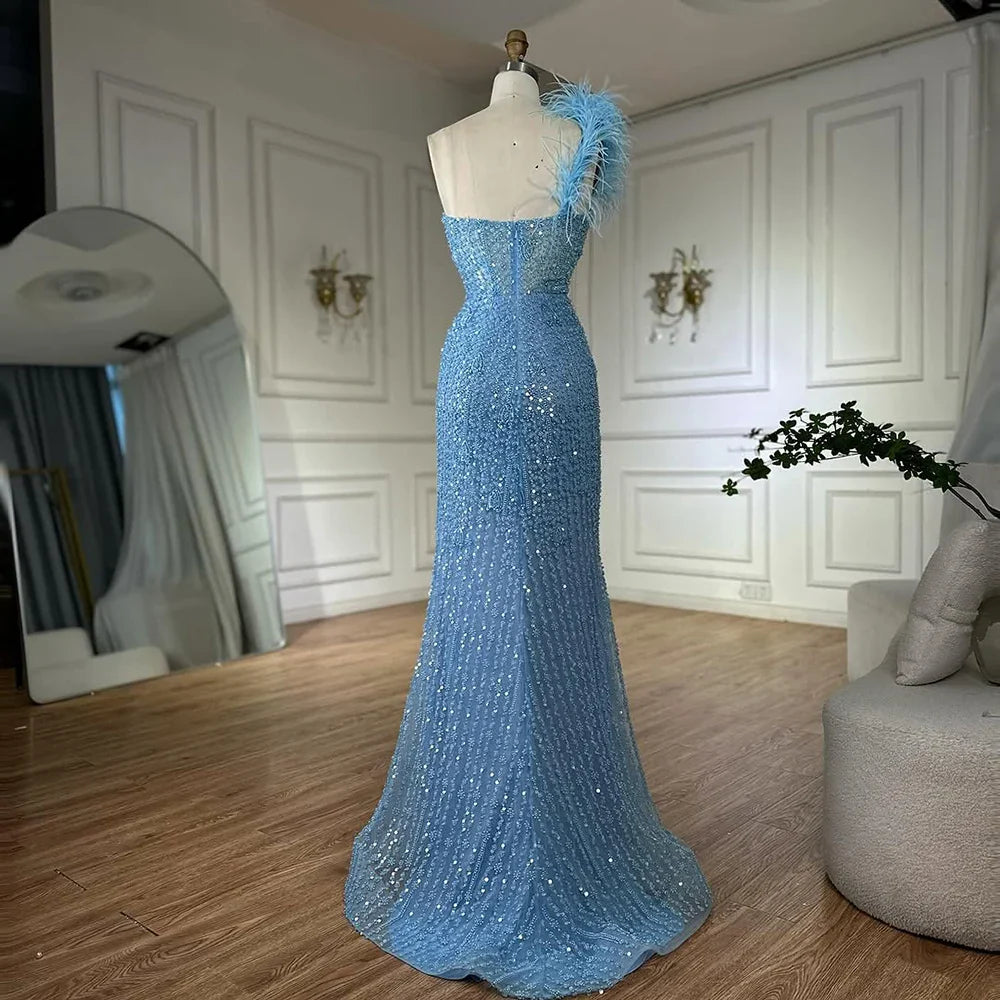 Vestido de noche azul sirena de un solo hombro con cuentas, abertura alta y plumas para ocasiones formales 2025 LA72347