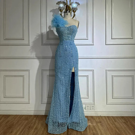 Vestido de noche azul sirena de un solo hombro con cuentas, abertura alta y plumas para ocasiones formales 2025 LA72347