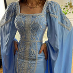 Luxuriöses blaues Meerjungfrau-Abendkleid im muslimischen Stil mit Cape-Ärmeln LA72050
