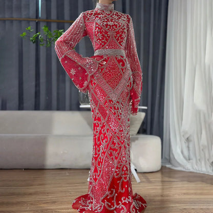 Vestido de noche musulmán de sirena roja y negra con mangas estilo capa y cuentas para ocasiones formales 2025 LA72316C 