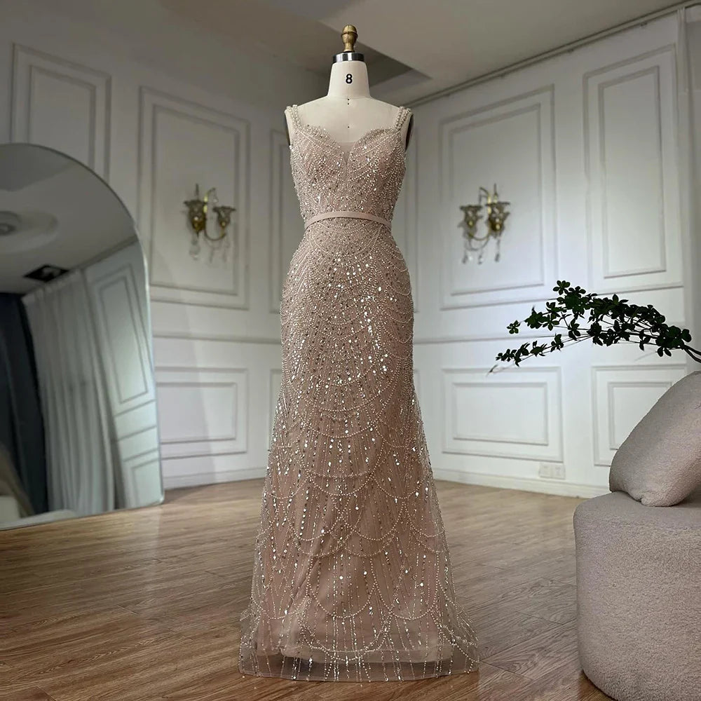 Hautfarbenes Meerjungfrauenkleid mit Spaghettiträgern und Perlenbesatz und abnehmbarer Langarmjacke für formelle Anlässe LA72160C