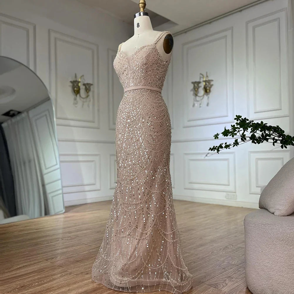 Hautfarbenes Meerjungfrauenkleid mit Spaghettiträgern und Perlenbesatz und abnehmbarer Langarmjacke für formelle Anlässe LA72160C